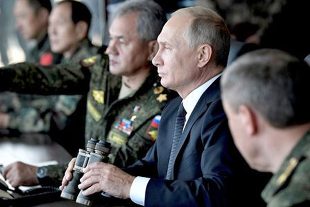 Tinjau Latihan Perang, Putin: Rusia Adalah Negara Damai