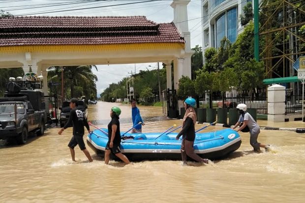 Kota Medan Dikepung Banjir, Ratusan Rumah Terendam