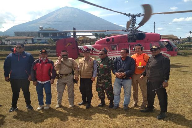 BNPB Kerahkan Helikopter Kamov Padamkan Kebakaran Gunung Sumbing