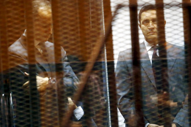 Pengadilan Mesir Perintahkan Penangkapan Anak-anak Mubarak