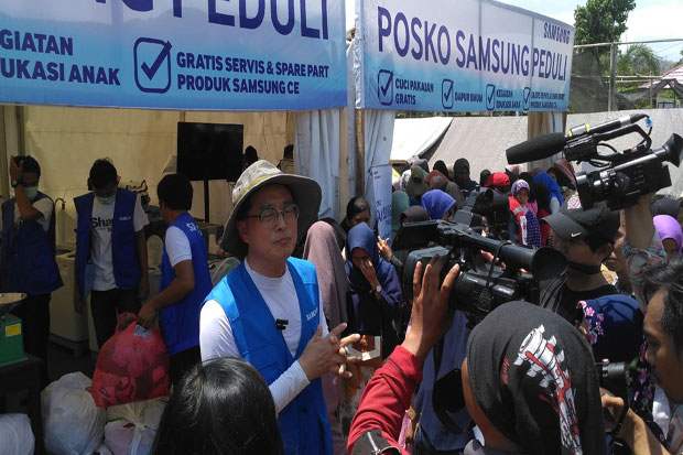 Doakan Warga Lombok, Vice President Samsung Indonesia Menangis