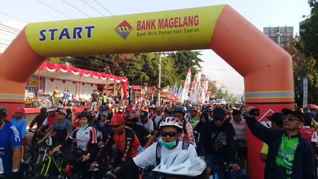 Spektakuler, 10 Ribu Peserta Ikuti Sepeda Nusantara Magelang