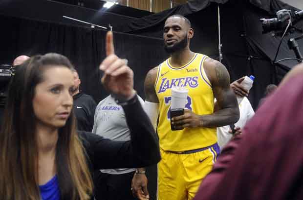 Lebron James Bicara Peluang Lakers Bersaing dengan Warriors