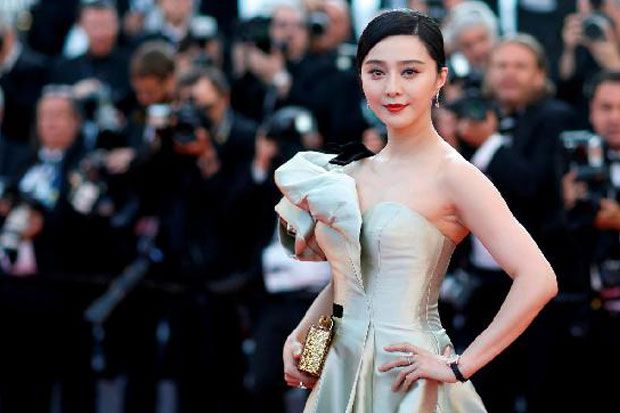 Aktris Top China Fan Bingbing Didenda Hampir Rp2 Triliun