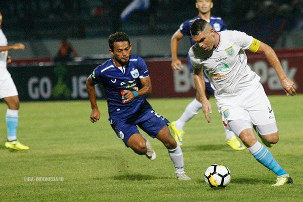 10 Pemain Persela Tahan Imbang PSIS