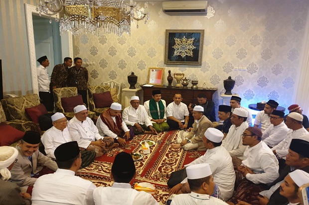 Puluhan Habib dan Ulama Deklarasi Dukung Jokowi-Ma\ruf Amin