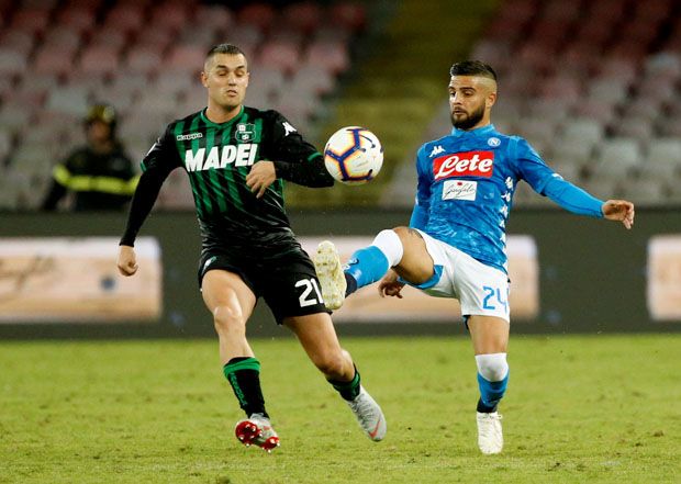 Kemenangan Napoli atas Sassuolo Diwarnai Kartu Merah
