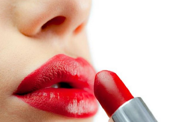 5 Manfaat Menggunakan Lipstik