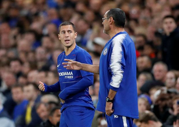 Tugas Sarri Yakinkan Hazard Bertahan di Chelsea