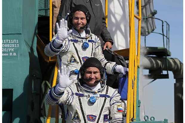 Dua Astronot Selamat dari Roket yang Rusak