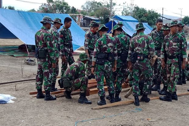 TNI Relokasi Warga Korban Gempa dan Tsunami ke Palu Utara