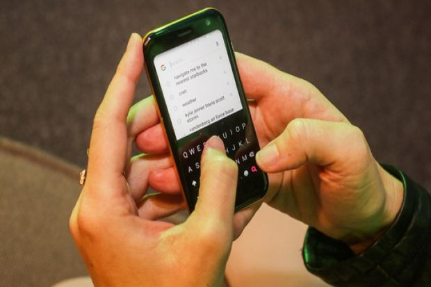 Ponsel Mungil Palm Reborn Jadi Android