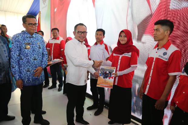 1.000 Orang Siswa BLK Makassar Terima Sertifikat Kompetensi