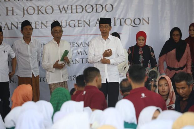 Dikunjungi Jokowi, KH Ubaidillah Shodaqoh Tak Mau Pemimpin Kasar