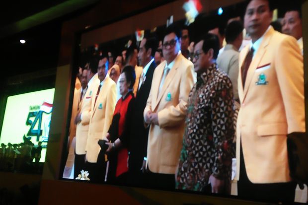 Airlangga Berharap Kehadiran Jokowi Tambah Solid Golkar