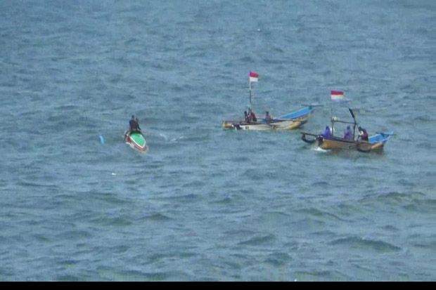 Dihantam Ombak, Kapal Nelayan Terbalik dan Satu ABK Terluka