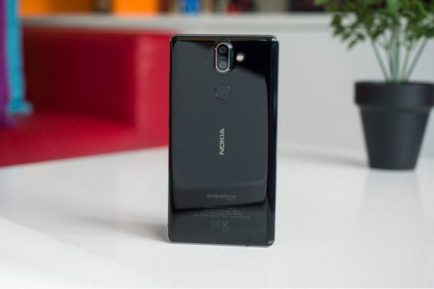 HMD Global Diam-Diam Hentikan Produksi Nokia 8 Sirocco?