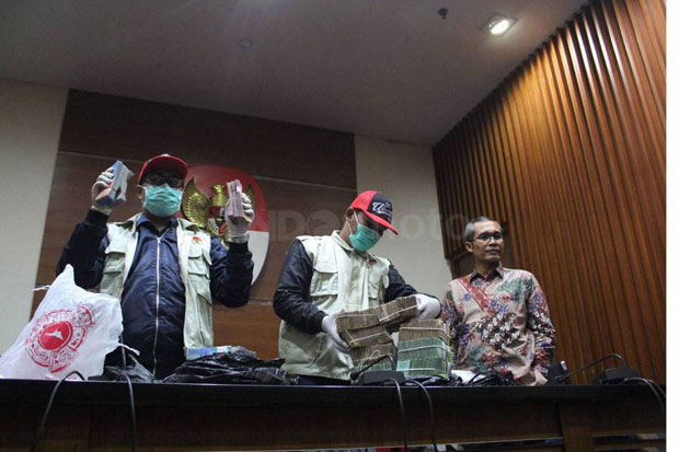 Suap Bupati Cirebon, Bukti Kepala Daerah Tak Kapok Korupsi