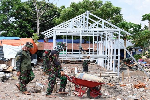 Kogasgabpad Bangun MCK untuk Korban Gempa di Desa Sambelia Lombok