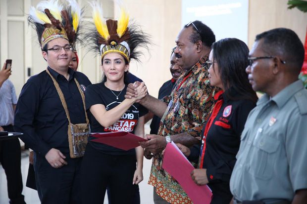 Rieke Deklarasi Tim Alpha Relawan Jokowi-Ma\ruf Amin Zona Papua