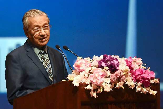 Mahathir: Jangan Paksakan Hak-hak LGBT di Malaysia
