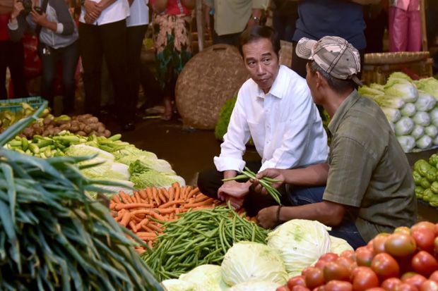 Blusukan ke Pasar, Jokowi Ingin Buktikan tentang Harga Sembako