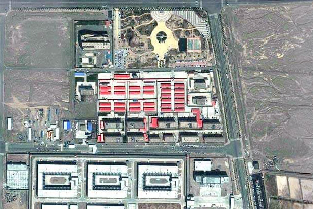 China Perluas Kamp-kamp Tahanan untuk Muslim Xinjiang