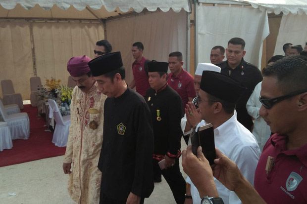 Tiba di Banten, Jokowi Ziarah ke Makam Sultan Maulana Hasanudin