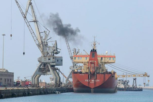 Milisi Houthi Tahan 16 Kapal Kargo di Pelabuhan Yaman
