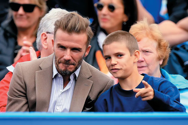 Anak Bakat Tenis, Beckham Buatkan Lapangan Khusus