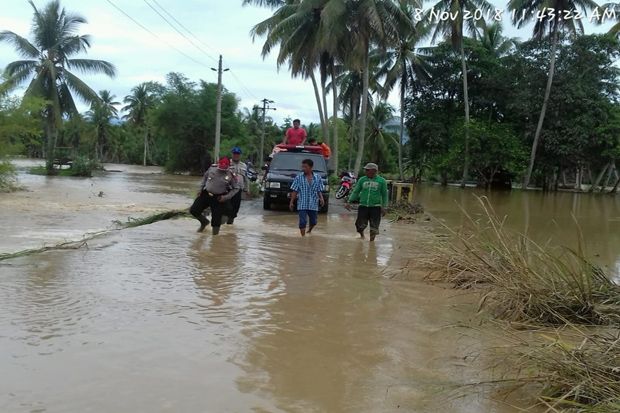 Banjir Mandailing Natal Sebabkan Satu Orang Tewas dan 77 Rumah Hanyut