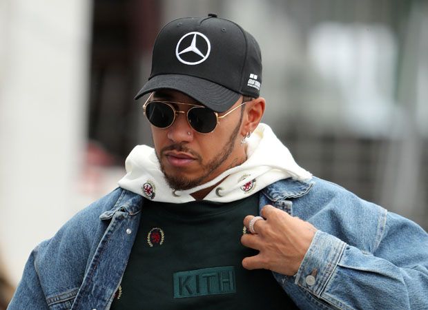 Hamilton Tak Janji Berikan Kemenangan untuk Bottas di GP Brasil
