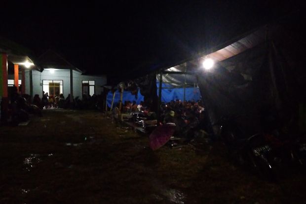 Ratusan Pengungsi Gempa Mamasa Kekurangan Pasokan Sembako