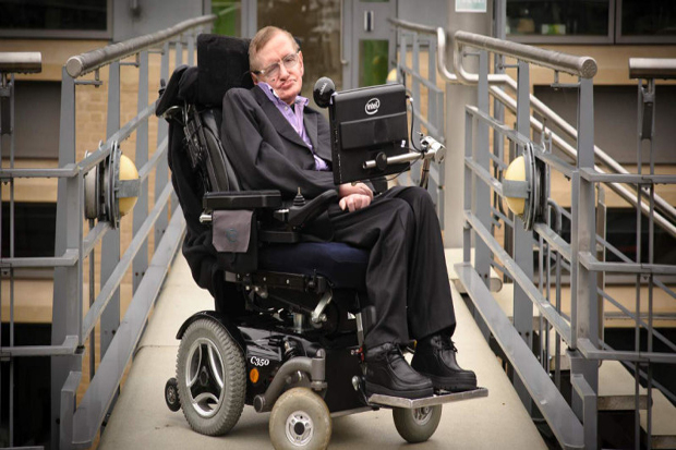 Salinan Tesis dan Kursi Roda Stephen Hawking Laku Rp14,6 M
