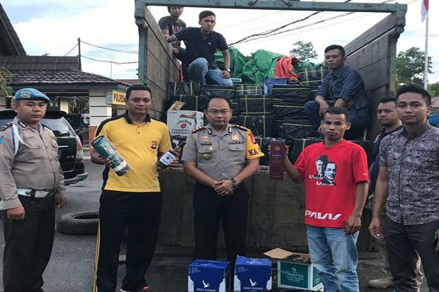 Truk Bawa Miras Ilegal dari Malaysia Diamankan Polres Bengkayang