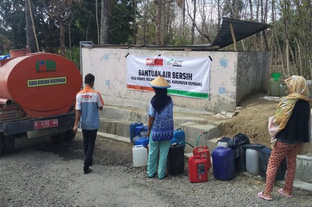 ACT Jateng Salurkan Bantuan Air Bersih di Rembang