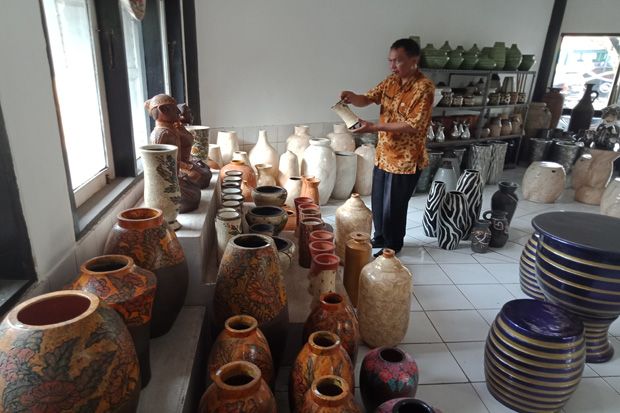 Pesan Mistis Dalam Pembuatan Keramik Plered di Purwakarta