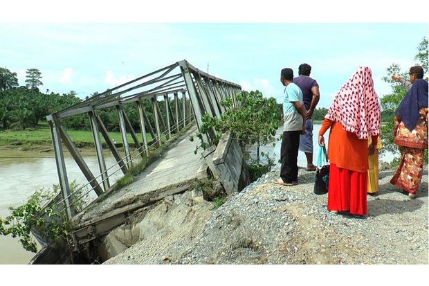 Jembatan di Pantai Ceureumen Aceh Ambruk, Aktivitas Warga Lumpuh