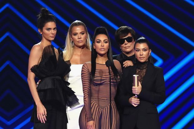 Kim Kardashian Dedikasikan Penghargaan kepada Petugas Damkar
