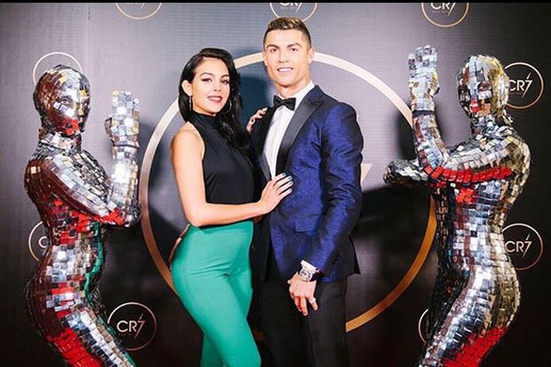 Ronaldo Digosipkan Bakal Nikahi Georgina Rodriguez