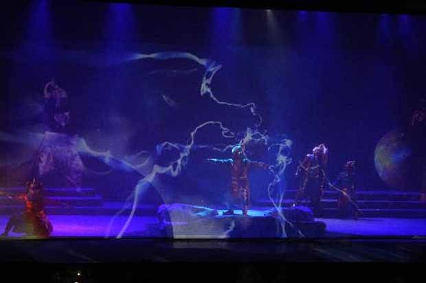 Imajinasi “Liar” Teater Koma dalam Lakon Asmara Raja Dewa