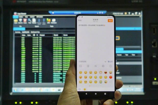Presiden Xiaomi Perlihatkan Mi Mix 3 versi Jaringan 5G