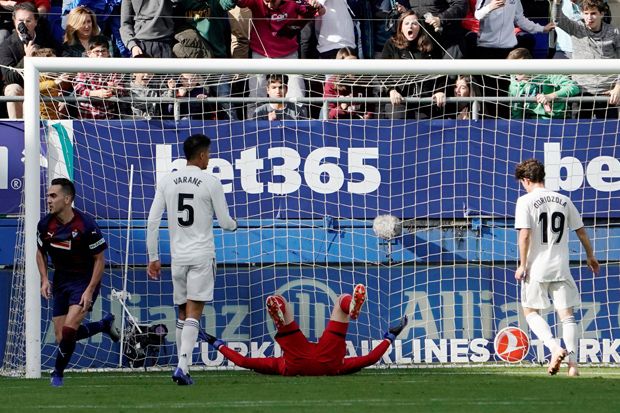 Madrid Kebobolan 19 Gol, Varane: Problem Kolektif