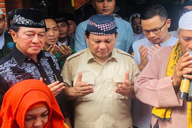 Prabowo Subianto Kunjungi Tokoh PPP DIY Syukri Fadholi