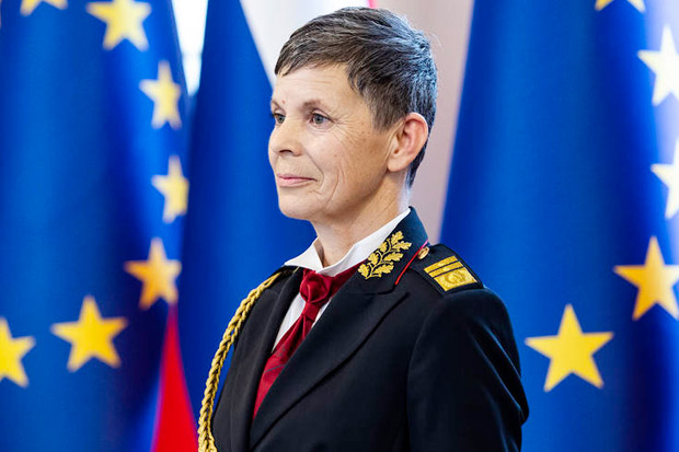 Slovenia Satu-satunya Negara NATO dengan Panglima Tentara Wanita