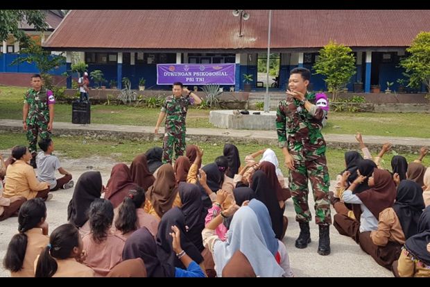 TNI Bantu Dukungan Psikososial...