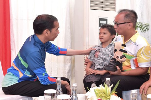 Saat Jokowi Sapa Difabel Menggunakan Bahasa Isyarat