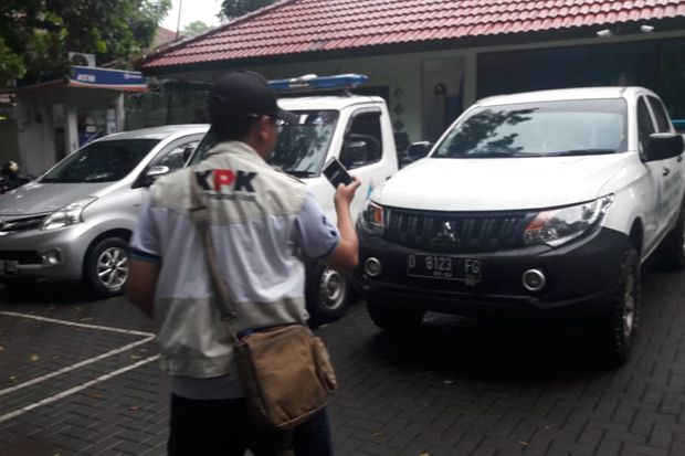 Tegang, Sejumlah Petugas KPK Mendatangi Kantor PJT II Jatiluhur