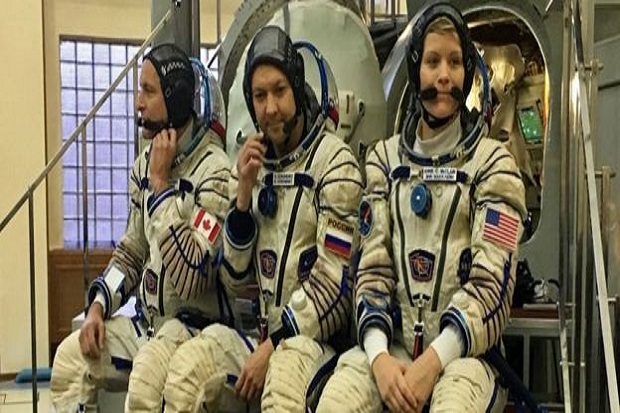 Roket Soyuz Berhasil Daratkan 3 Astronaut di Luar Angkasa