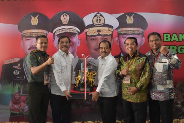 Sukses Laksanakan TMMD, TNI Beri Penghargaan ke Pemkab Deliserdang